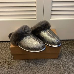 **NWT** UGG Scuffette II Metallic Sparkle